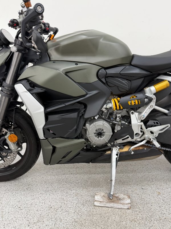 2023 DUCATI STREETFIGHTER V2 Green
