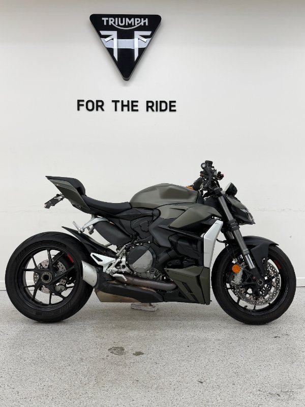 2023 DUCATI STREETFIGHTER V2 Green