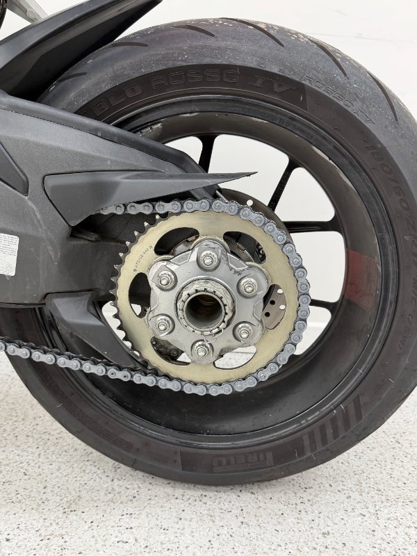 2023 DUCATI STREETFIGHTER V2 Green