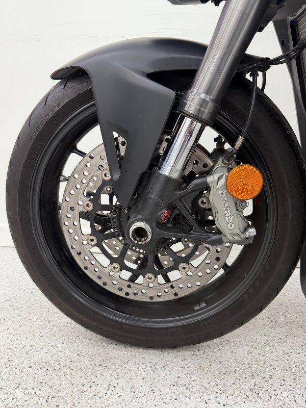 2023 DUCATI STREETFIGHTER V2 Green