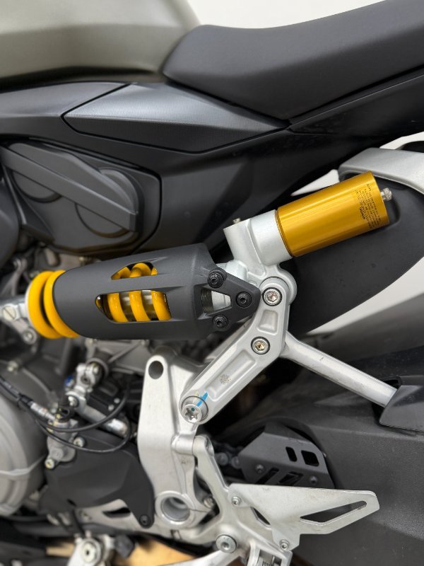 2023 DUCATI STREETFIGHTER V2 Green