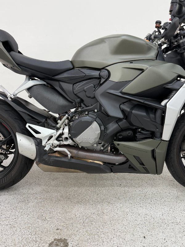 2023 DUCATI STREETFIGHTER V2 Green