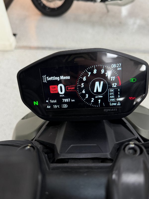 2023 DUCATI STREETFIGHTER V2 Green