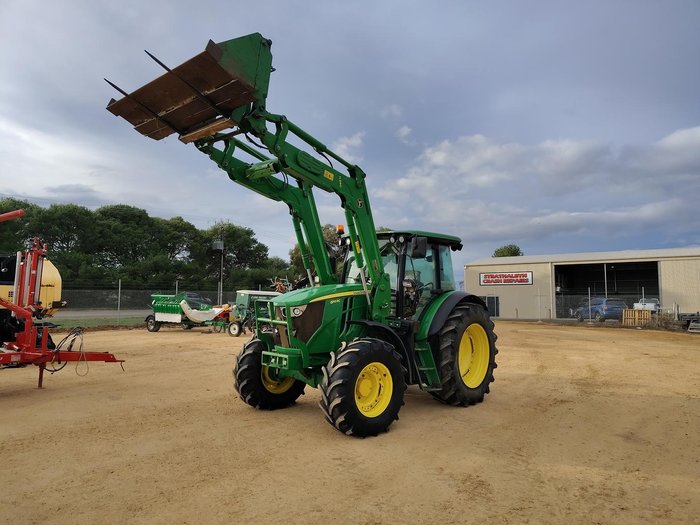 2015 John Deere 6110Rc