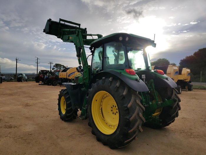 2015 John Deere 6110Rc