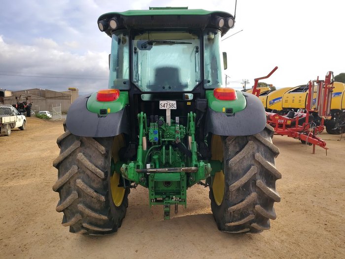 2015 John Deere 6110Rc