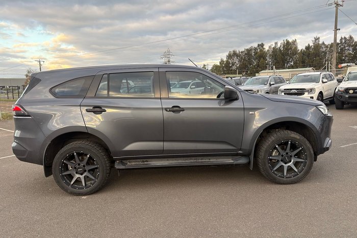 2023 Isuzu MU-X LS-M