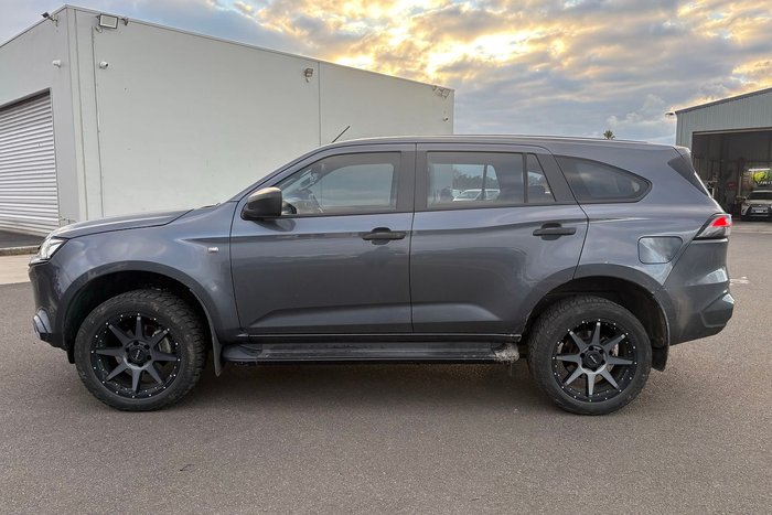 2023 Isuzu MU-X LS-M