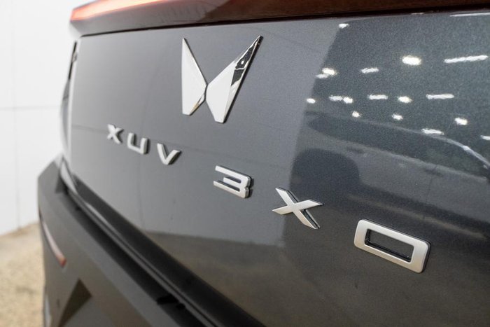 2025 Mahindra XUV3XO AX7L