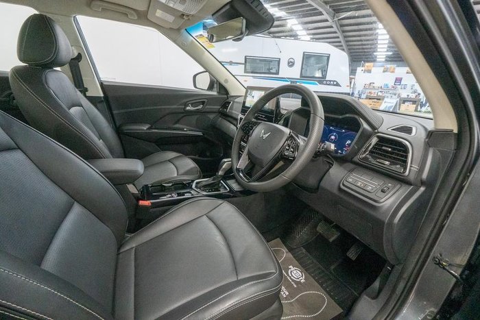 2025 Mahindra XUV3XO AX7L
