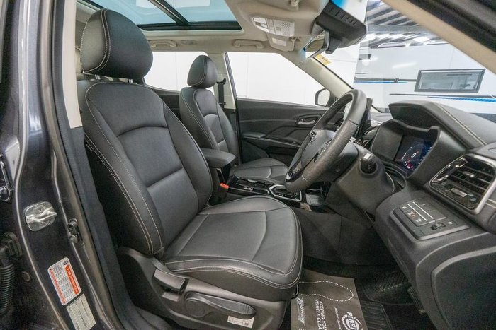 2025 Mahindra XUV3XO AX7L