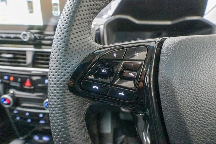 2025 Mahindra XUV3XO AX7L