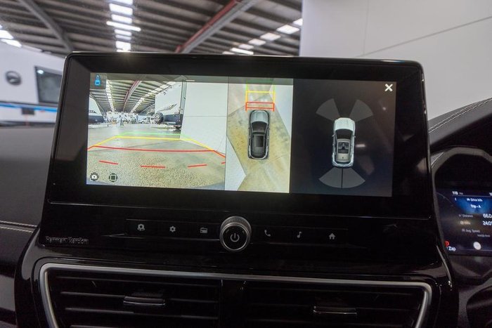 2025 Mahindra XUV3XO AX7L