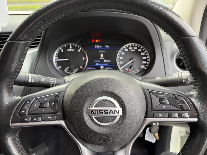2022 Nissan Navara ST