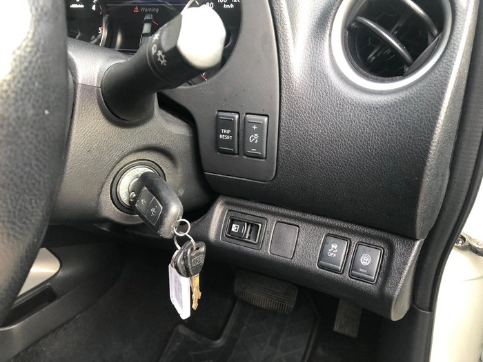 2022 Nissan Navara ST