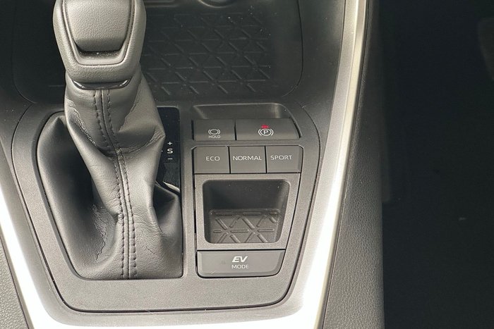 2025 Toyota RAV4 GX