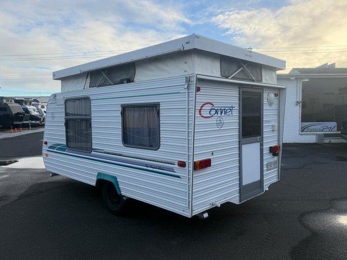 1997 Royal Flair Comet 16' ( 5.0M )