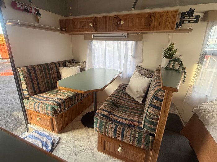 1997 Royal Flair Comet 16' ( 5.0M )