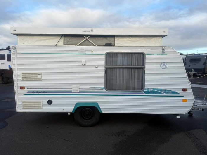 1997 Royal Flair Comet 16' ( 5.0M )