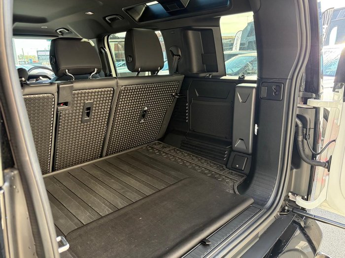 2026 Land Rover Defender 110 P425 X-Dynamic SE