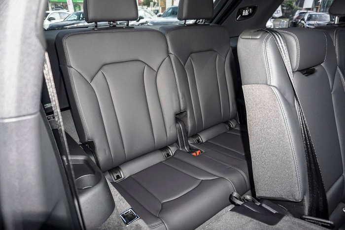 2025 Audi Q7 TFSI 185kW S line edition