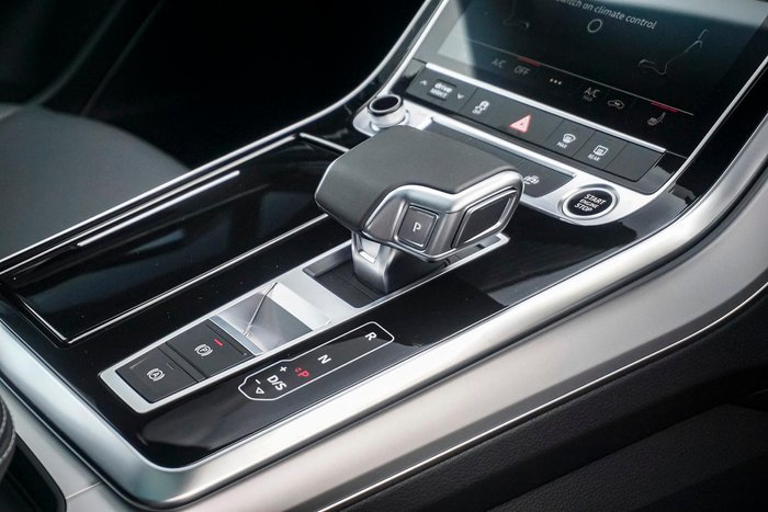 2025 Audi Q7 TFSI 185kW S line edition