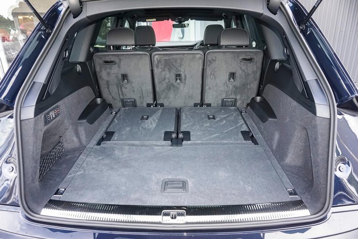2025 Audi Q7 TFSI 185kW S line edition