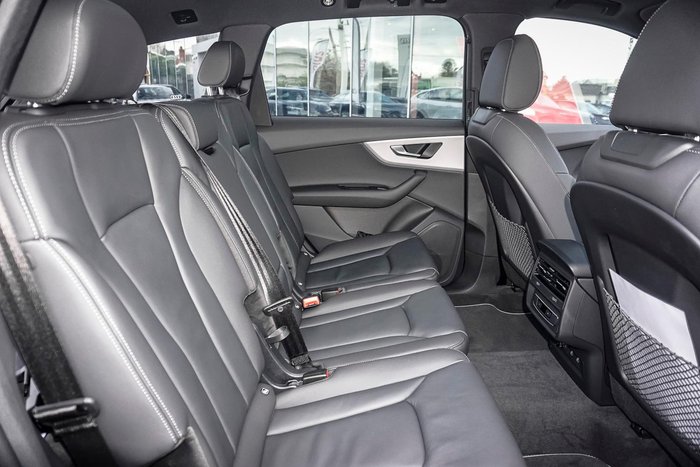 2025 Audi Q7 TFSI 185kW S line edition