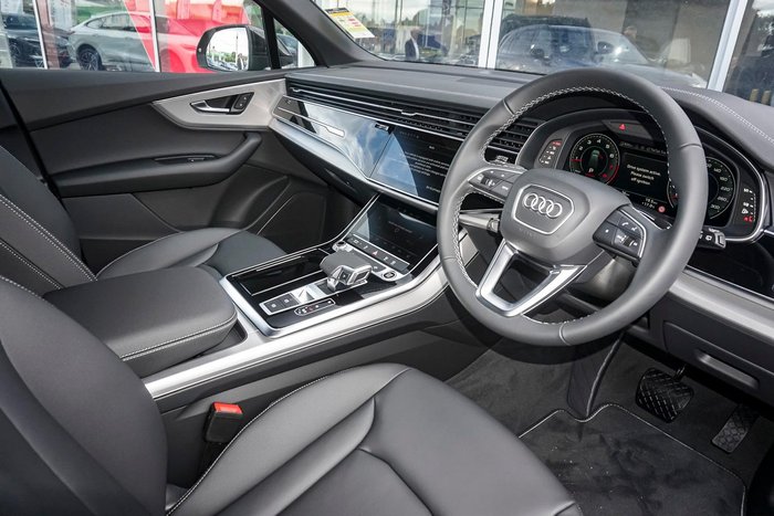 2025 Audi Q7 TFSI 185kW S line edition