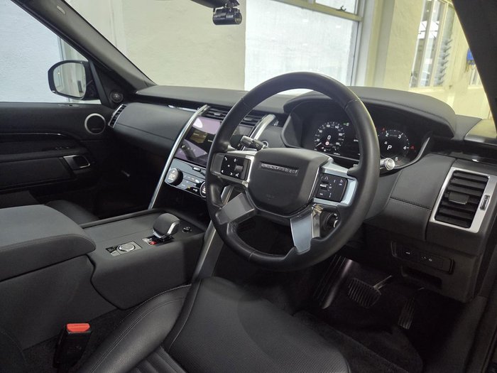 2021 Land Rover Discovery D300 SE