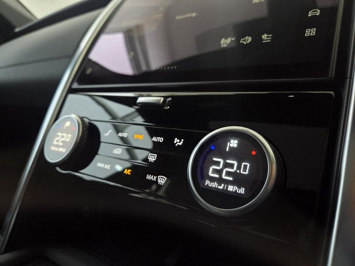 2021 Land Rover Discovery D300 SE