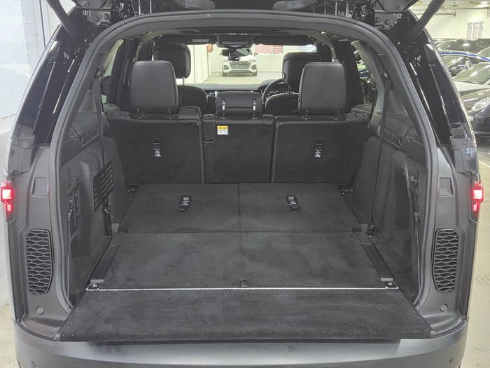2021 Land Rover Discovery D300 SE