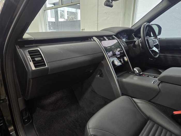 2021 Land Rover Discovery D300 SE