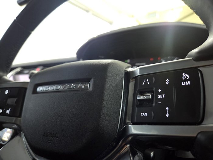 2021 Land Rover Discovery D300 SE