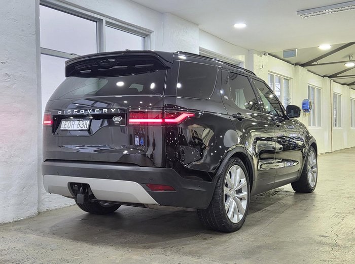 2021 Land Rover Discovery D300 SE