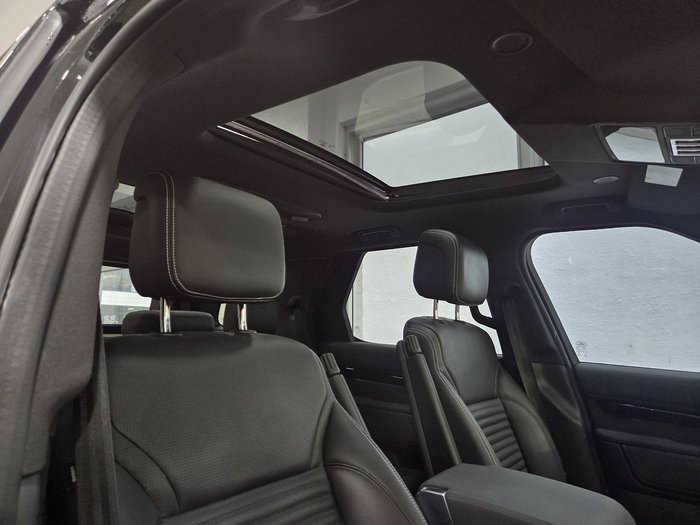 2021 Land Rover Discovery D300 SE