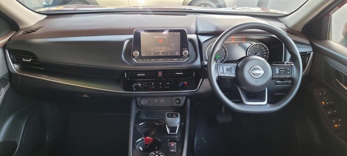 2024 Nissan X-TRAIL ST