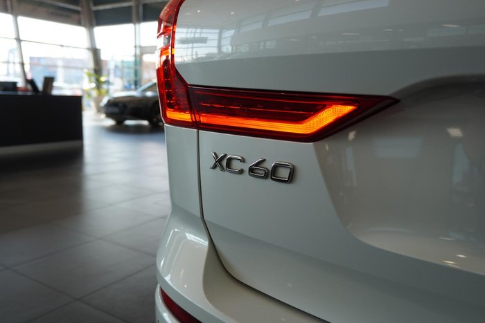 2021 Volvo XC60 B6 R-Design