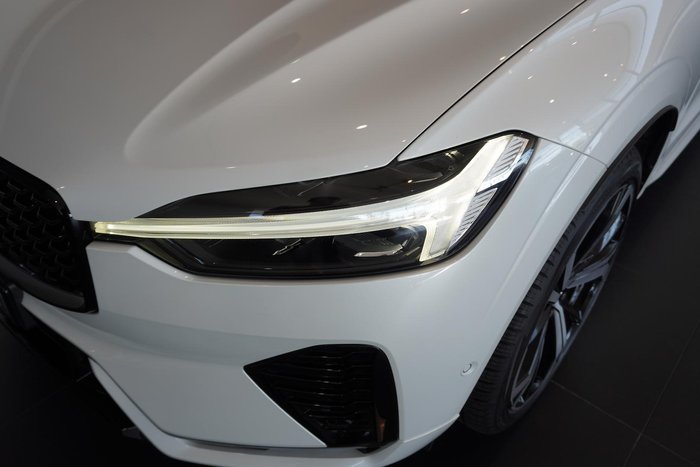 2021 Volvo XC60 B6 R-Design