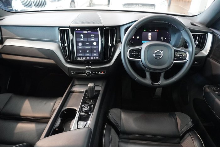 2021 Volvo XC60 B6 R-Design