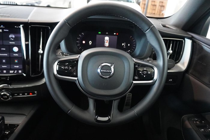 2021 Volvo XC60 B6 R-Design