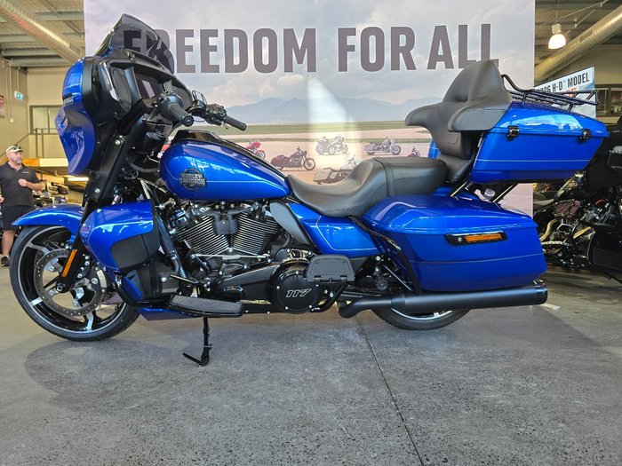 2025 HARLEY-DAVIDSON FLHXU STREET GLIDE ULTRA (117)