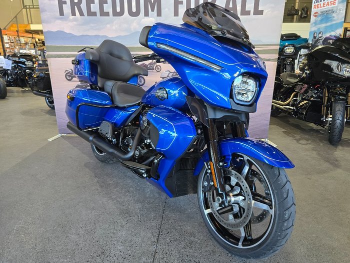 2025 HARLEY-DAVIDSON FLHXU STREET GLIDE ULTRA (117)