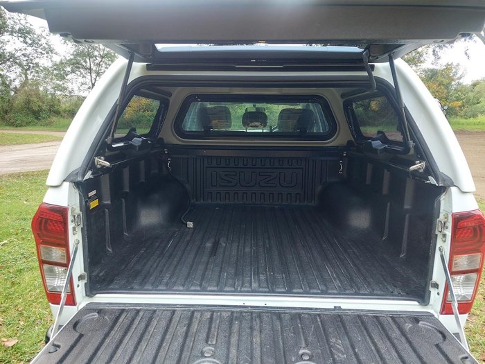 2017 Isuzu D-MAX LS-M