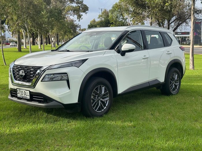 2024 Nissan X-TRAIL ST