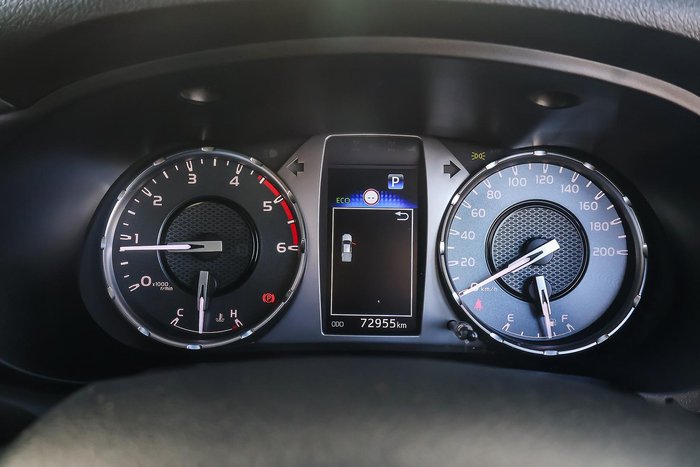 2024 Toyota Hilux SR