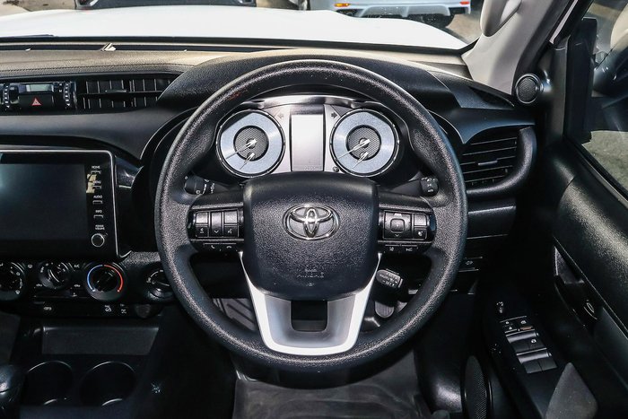 2024 Toyota Hilux SR