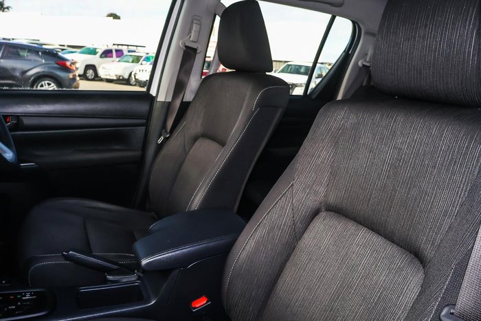 2024 Toyota Hilux SR