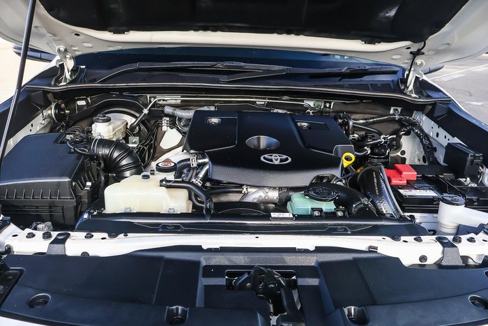 2024 Toyota Hilux SR