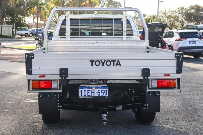2024 Toyota Hilux SR